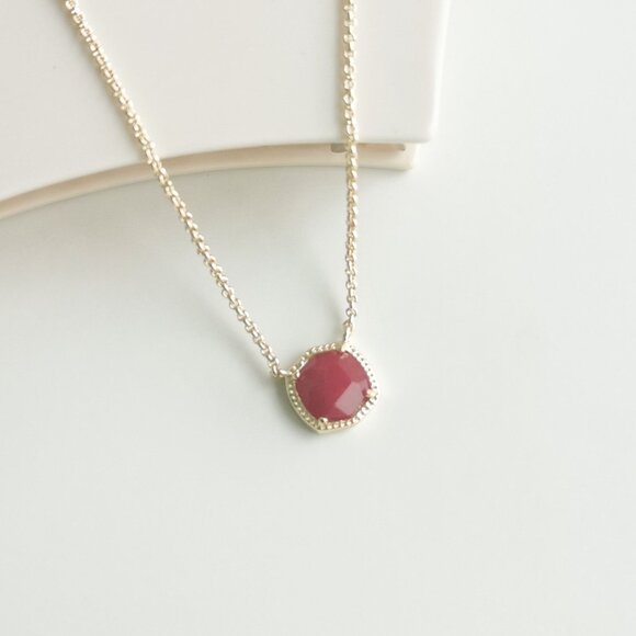 Kendra Scott Davie Gold Raspberry Labradorite Necklace - Picture 1 of 3